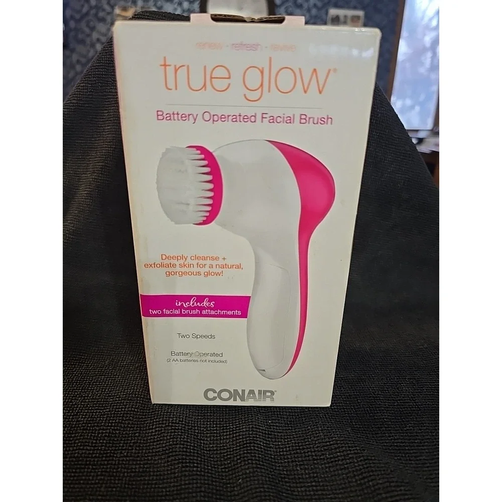 Conair True Glow Battery Operated Facial Brush w/ 2 Attachments FCB7 2 Speeds‎